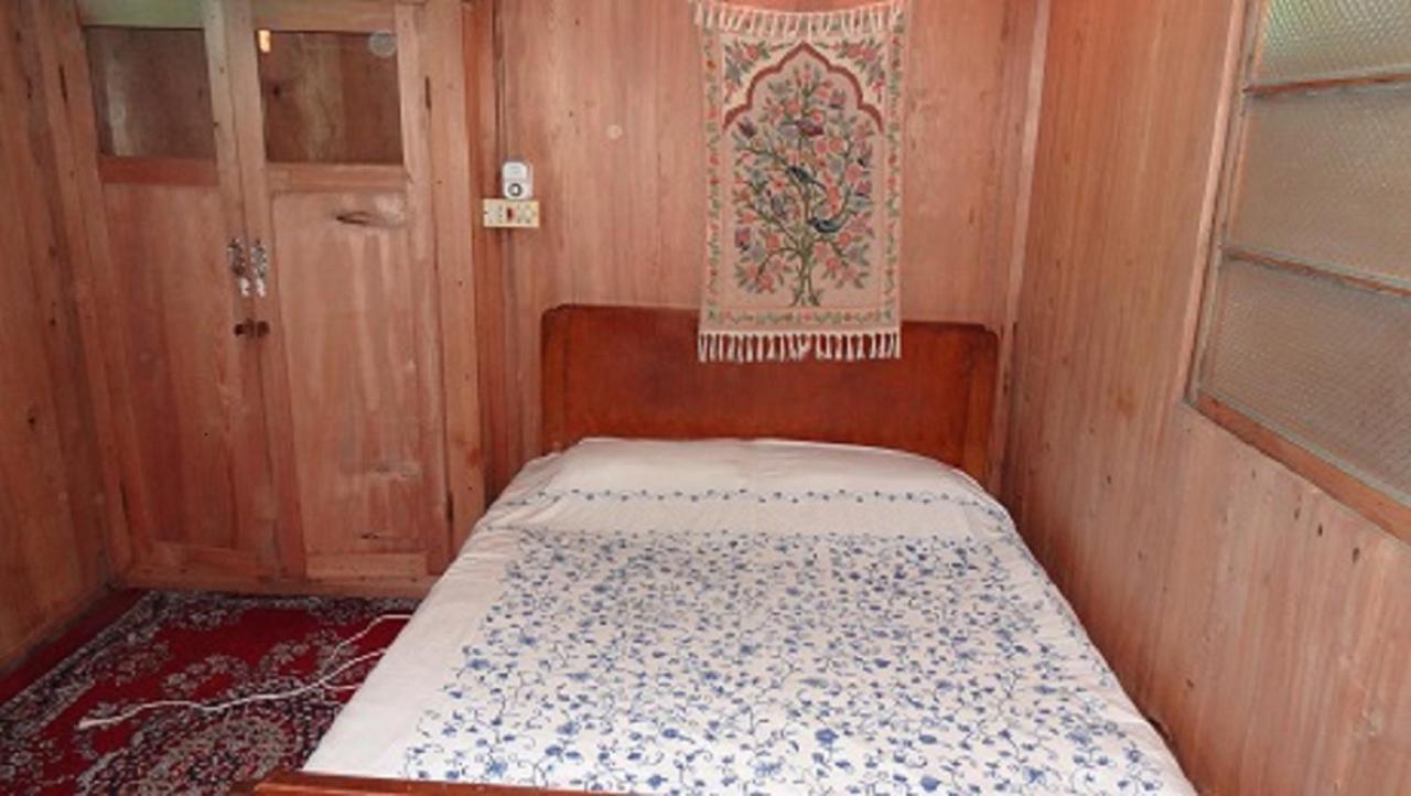 The Shelter Group Of Houseboats & Tour Organiser Srīnagar Quarto foto