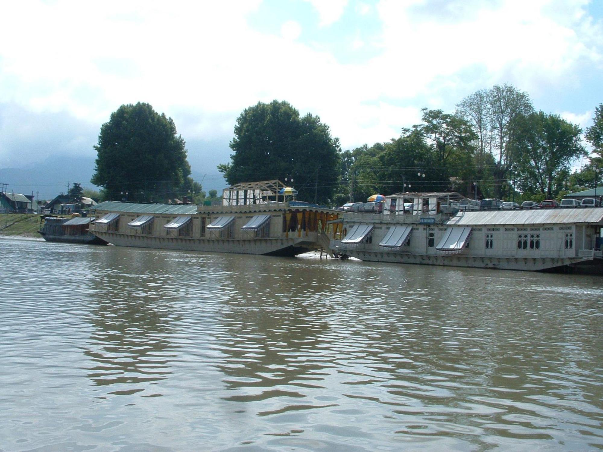 The Shelter Group Of Houseboats & Tour Organiser Srīnagar Exterior foto